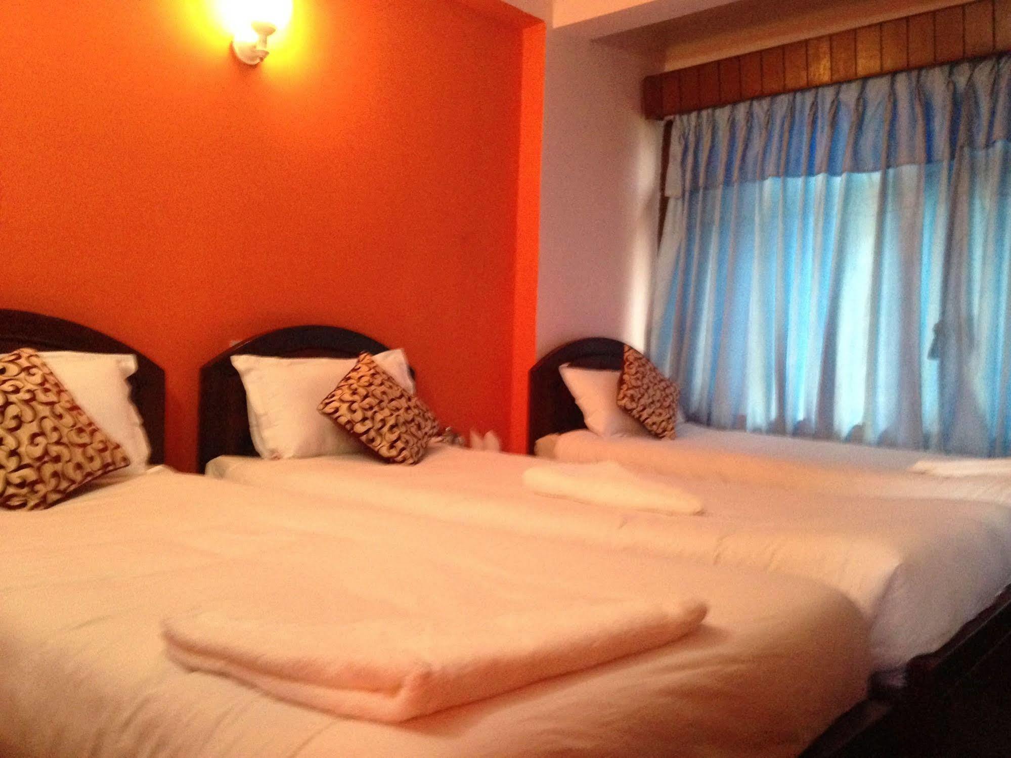 Hotel Lily Katmandou Extérieur photo